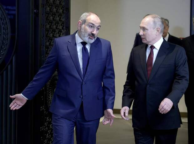 Опять хлопают крыльями, бурлят негодованием, искрят возмущением впечатлительные граждане.