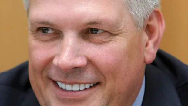 Глава Россельхознадзора, оправдывающий массовый забой коров, оказался аграрным бизнесменом-миллиардером: его семья разводит коров и занимается их поставками. СК, ау!!!