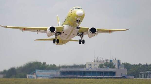 SJ-100 совершил в Жуковском первый полет по программе сертификационных лётных испытаний