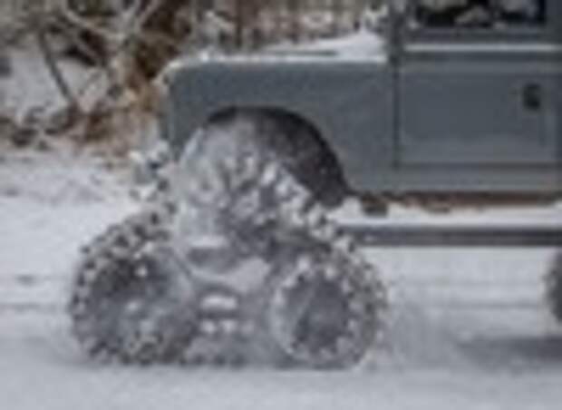 Land Rover с генами гусеницы