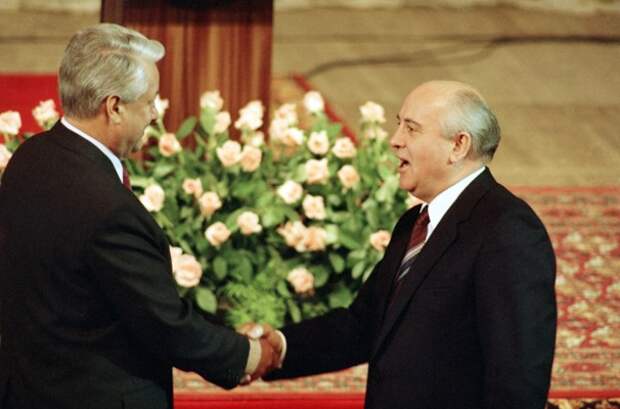 Пост президента ссср был введен решением. Ельцин инаугурация 1993. Инаугурация Горбачева 1990. Ельцин 1991.