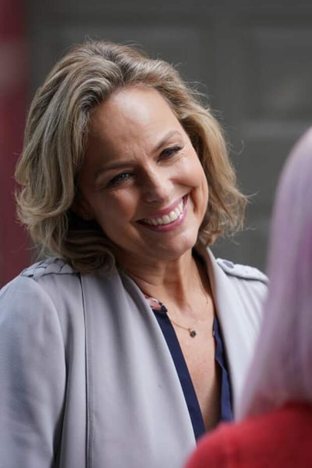 Happy Mom  - A Million Little Things Season 2 Episode 2