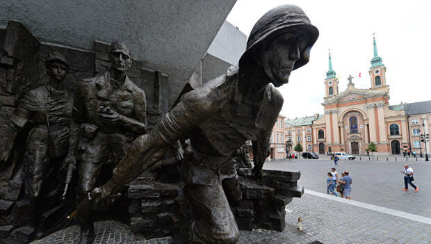 Памятник героям Варшавского восстания 1944 года в Варшаве. Архивное фото