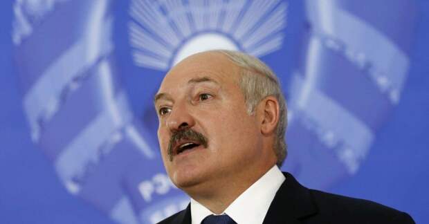 Лукашенко — Кариньшу: "Чтобы лучше говорить на русском, на нашем языке, вы к нам чаще приезжайте"