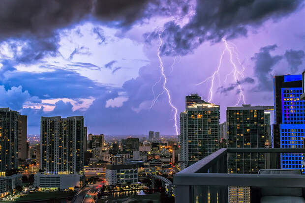 thunders10 Молнии над Майами