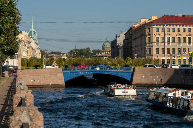 В четверг в Петербурге солнечно и сухо