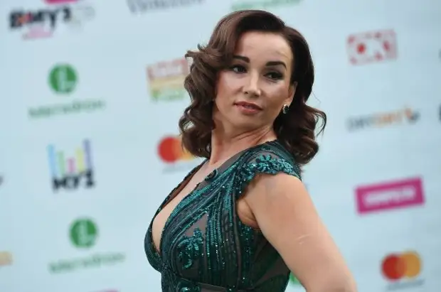 Анфиса Чехова раскрыла, почему ее сын пошел учиться в школу на Бали