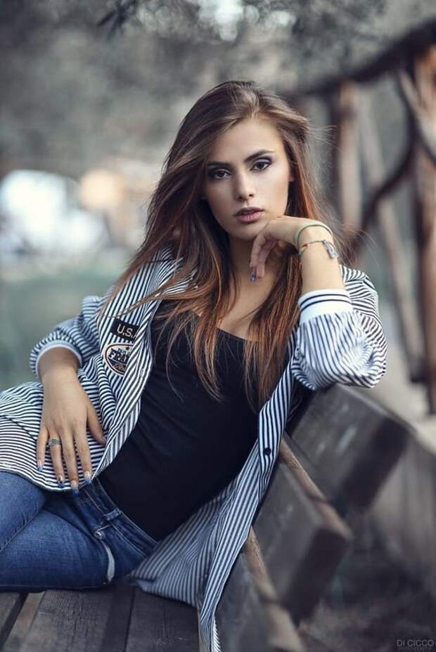 Симпатичные девушки.