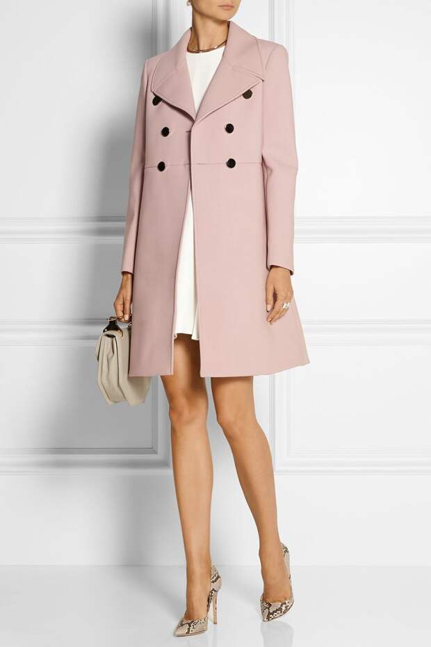 Розовое пальто с платьем