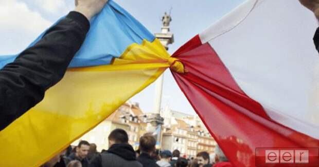 Флаги Польши и Украины