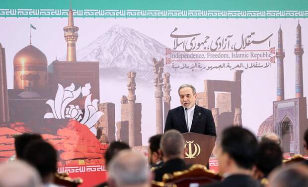 На фото: министр иностранных дел Ирана Аббас Арагчи.