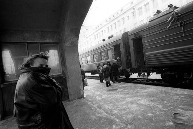 Поезд, следующий через вокзал Новосибирск-Главный.