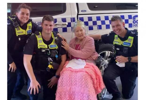 Столетняя австралийка встретила юбилей в наручниках