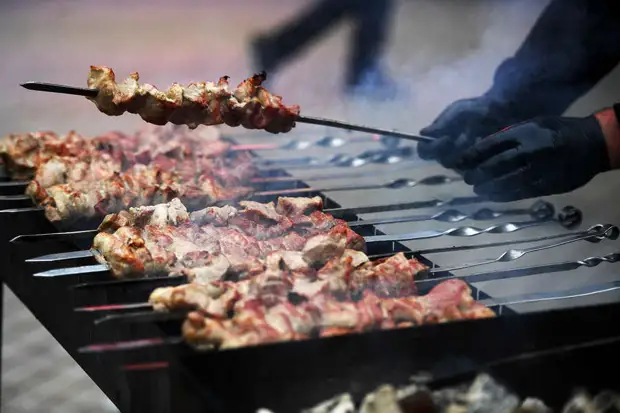 «Мариновать свиной шашлык целую ночь – уже глупо»