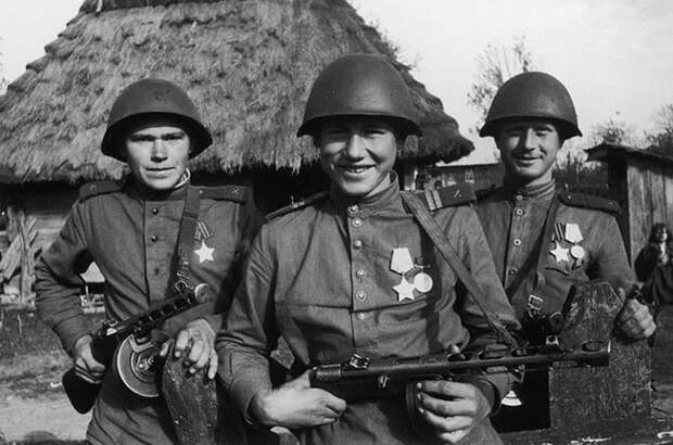 Сколько платили бойцам Красной Армии во время ВОВ