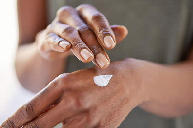 В НовГУ создали антибактериальный крем из сныти против фурункулов