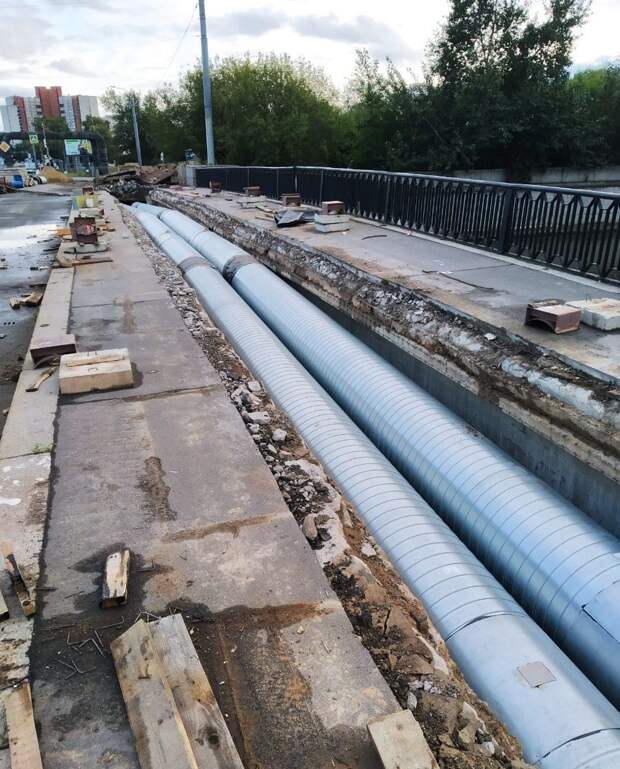 «Теплосеть» проложила около ста метров новых труб на Васильевском острове