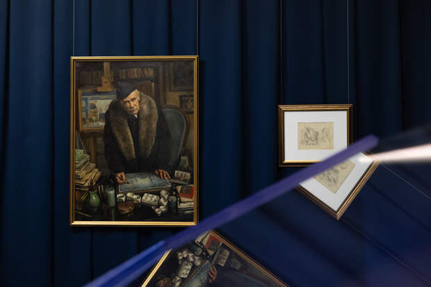 Экспозиция выставки «Все Бенуа — всё Бенуа»