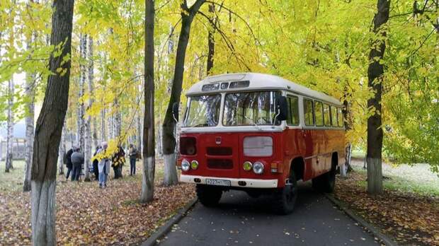 На данный момент, этот полноприводный автобус участвует в съёмках фильмов времён СССР, также автор катается на своём ПАЗике, для него это автобус «души». авто, автобус, восстановление, олдтаймер, паз, реставрация, ретро авто
