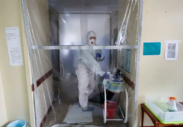 «Игнорирует интересы большинства населения»: почему Киев отказывается регистрировать российскую вакцину