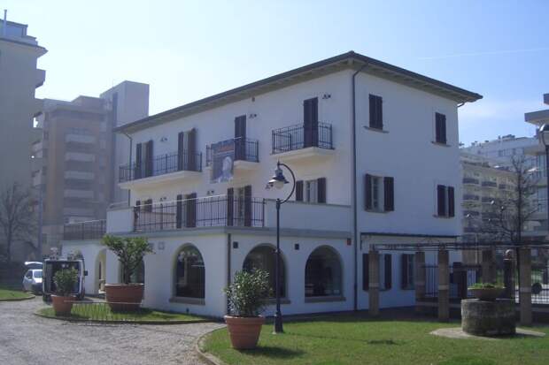 Виллу Муссолини в Италии продали за 1,2 млн евро