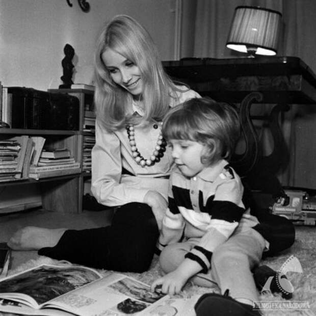 Пола Ракса со своим сыном Мартином. 1971 год.