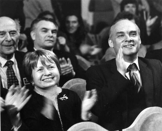 Александра Пахмутова