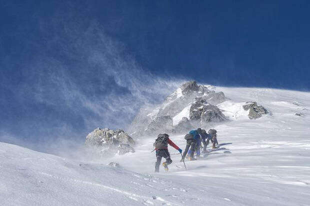 Спасатели нашли 13 пропавших альпинистов на юго-западе Китая