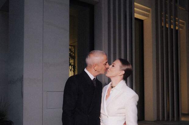 Ведущая Собчак выложила фото поцелуя с Богомоловым