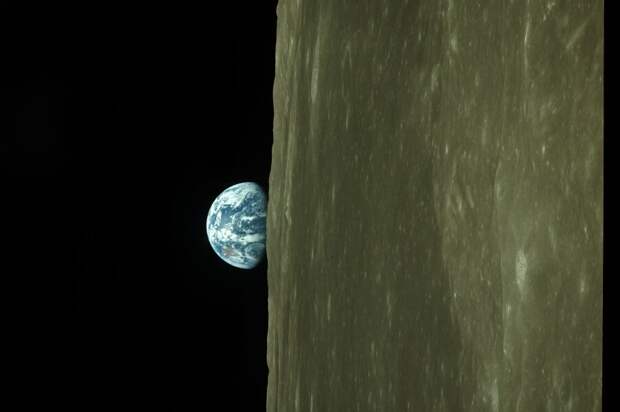 Оригинал: http://tothemoon.ser.asu.edu/data_a70/AS11/extra/AS11-44-6549.small.png