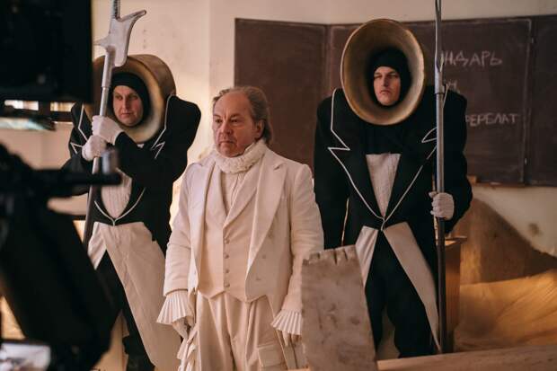 Алиса в стране чудес (2025)