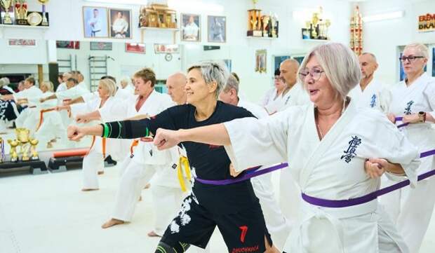 Тренировки по единоборствам проходят для участников проекта «Московское долголетие»