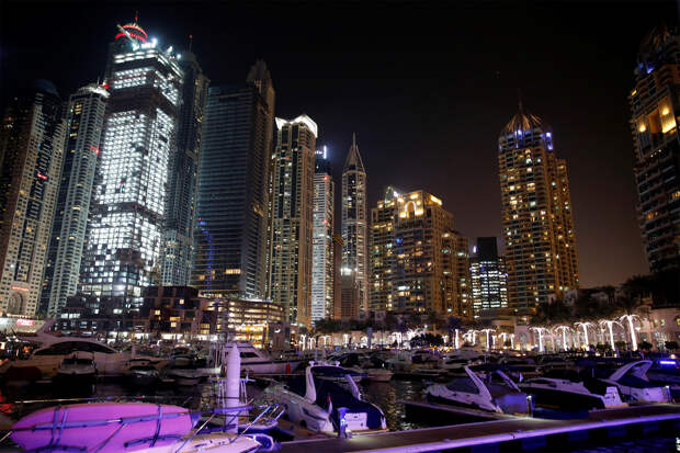 В Дубае турист посетил вечеринку на яхте, выпил коктейль и проснулся в полицейской машине