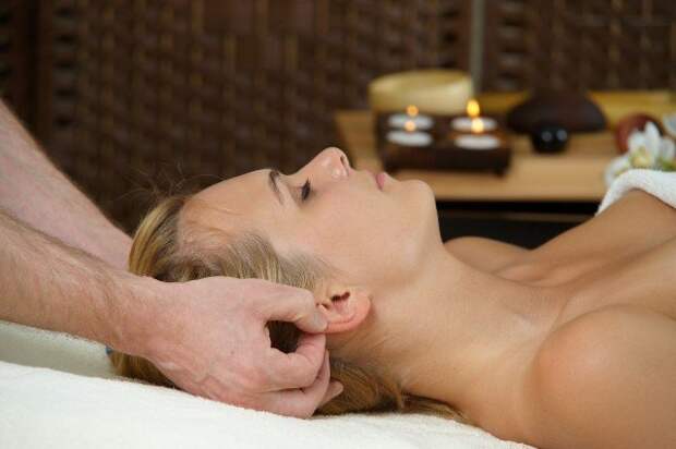 С помощью массажа ушей можно остановить близорукость