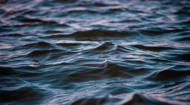 Ученые РАН обнаружили в ключевом проливе Арктики опасные для субмарин 20-метровые внутренние волны