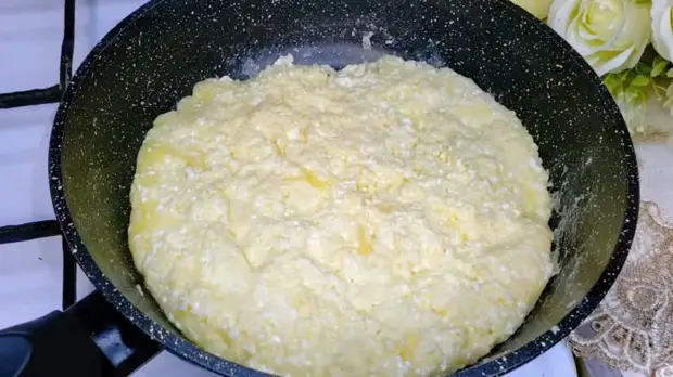 Так творог вы еще не готовили: 2 оригинальных рецепта с жареным творогом