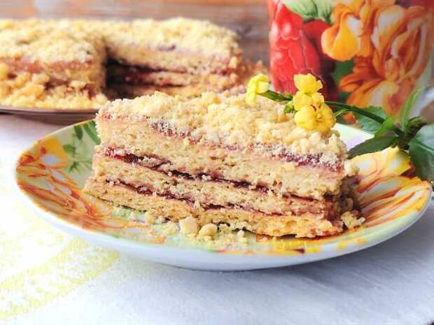 Торт с клубничным вареньем