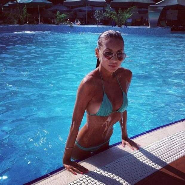 Девушки на пляже Девушки на пляже