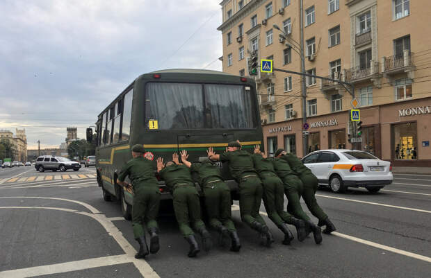 50 фотографий года от агентства Reuters, на которые стоит взглянуть дважды или трижды 44