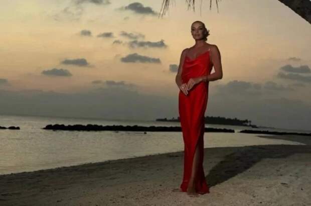 Анастасия Волочкова сорвалась на журналистов в слезах и рассказала о страшной проблеме