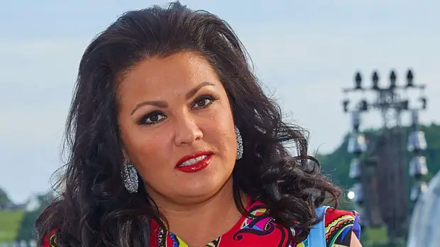 Оперная певица Анна Нетребко обязана выступать в «Звездах белых ночей» по контракту