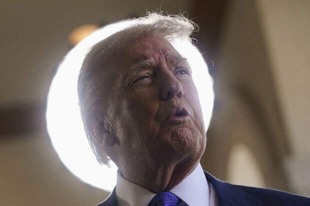 Песков не исключил, что Трампа пригласят на парад Победы в Москве