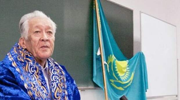 Скончался автор флага Казахстана Шакен Ниязбеков Скончался автор флага Казахстана Шакен Ниязбеков