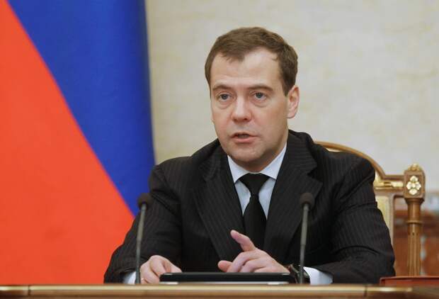 Медведев предложил повысить штрафы за нарушение ПДД до полумиллиона рублей