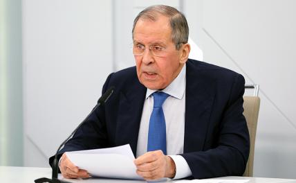 На фото: министр иностранных дел РФ Сергей Лавров во время встречи в формате видеоконференции с министрами иностранных дел стран "нормандского формата" (Германии, России, Украины и Франции) по вопросами урегулирования конфликта в Донбассе