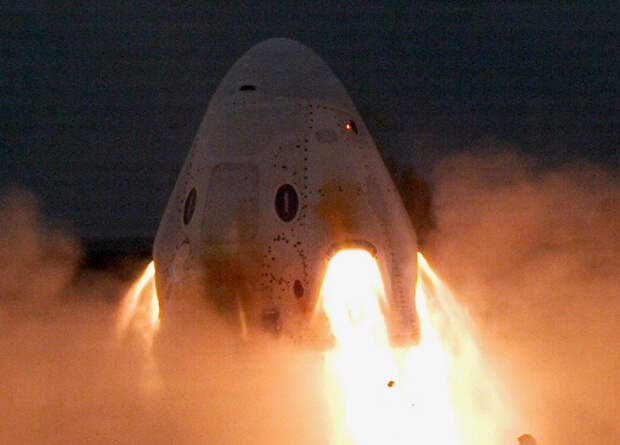 SpaceX провела статические испытания системы аварийного спасения Crew Dragon