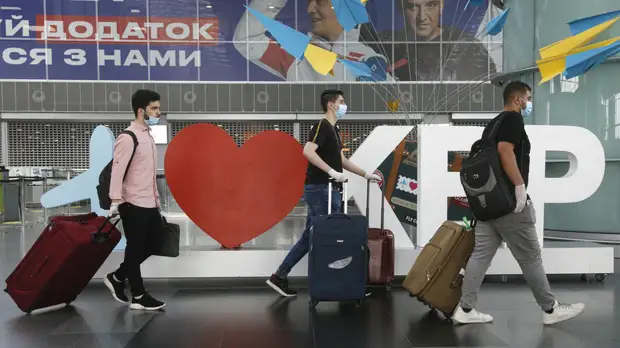 Минздрав Украины вводит ограничения из-за штамма коронавируса «омикрон»