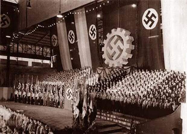 Собрание нацистов в Аргентине./фото реставрировано мной, изображение взято из открытых источников/