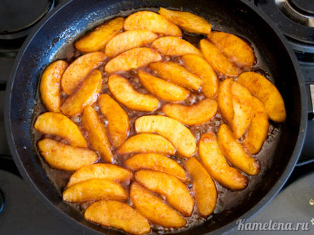 Карамельный торт с яблоками — 8 шаг