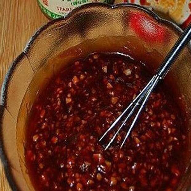 Медовые ребрышки с чесноком Медовые ребрышки с чесноком
